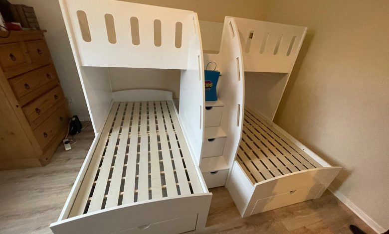 triple bunk bed