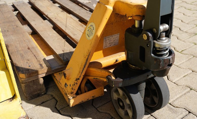 hand pallet trucks in Pakistan