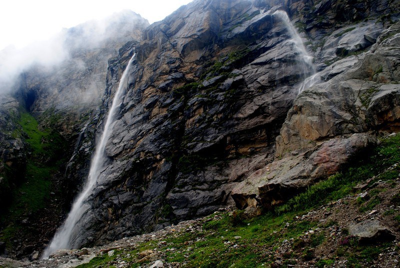 Vasudhara Falls